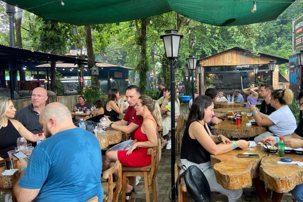 Turismo: Festival Porco Moura atrai estrangeiros para o Paraná