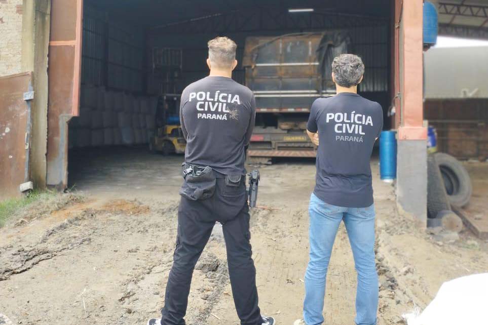 Polícia Civil prende dez pessoas e apreende um adolescente por roubo, desvio e adulteração de cargas
