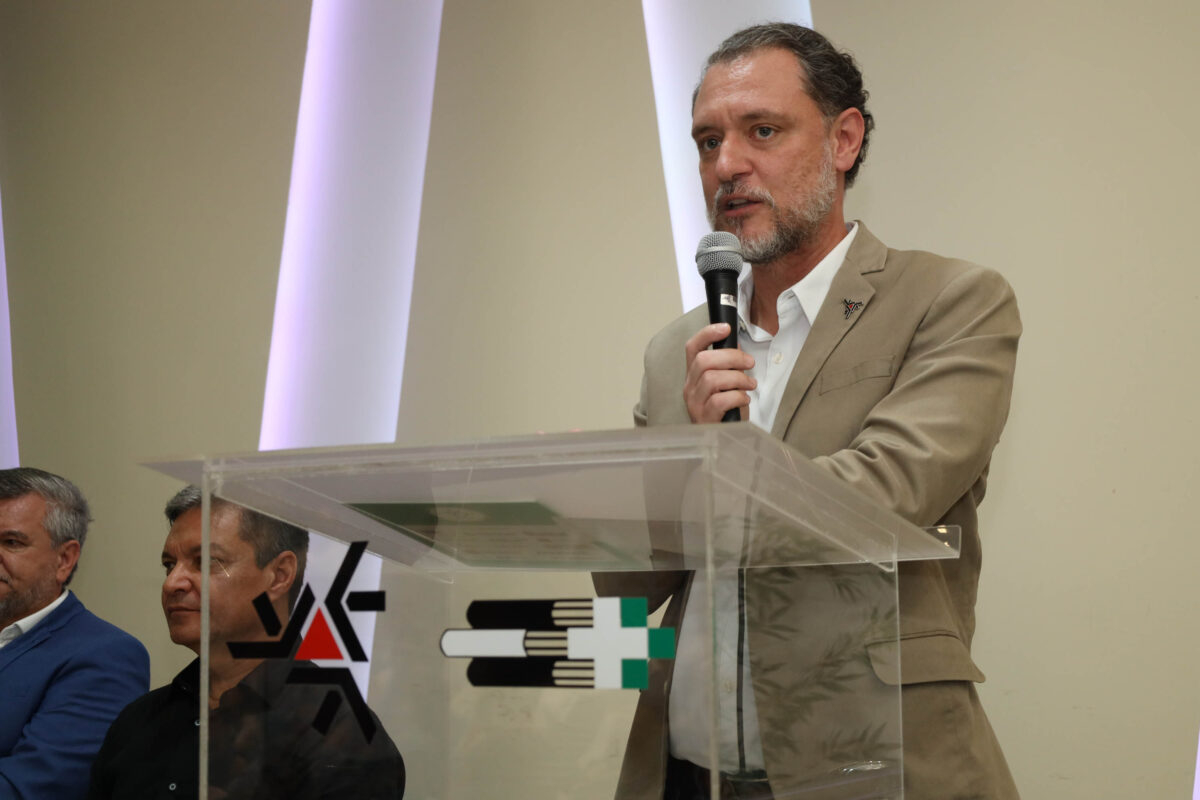 Com R$ 19 milhões do Estado, obras do Bloco Industrial do HU de Maringá serão concluídas 19 Com R$ 19 milhões do Estado, obras do Bloco Industrial do HU de Maringá serão concluídas