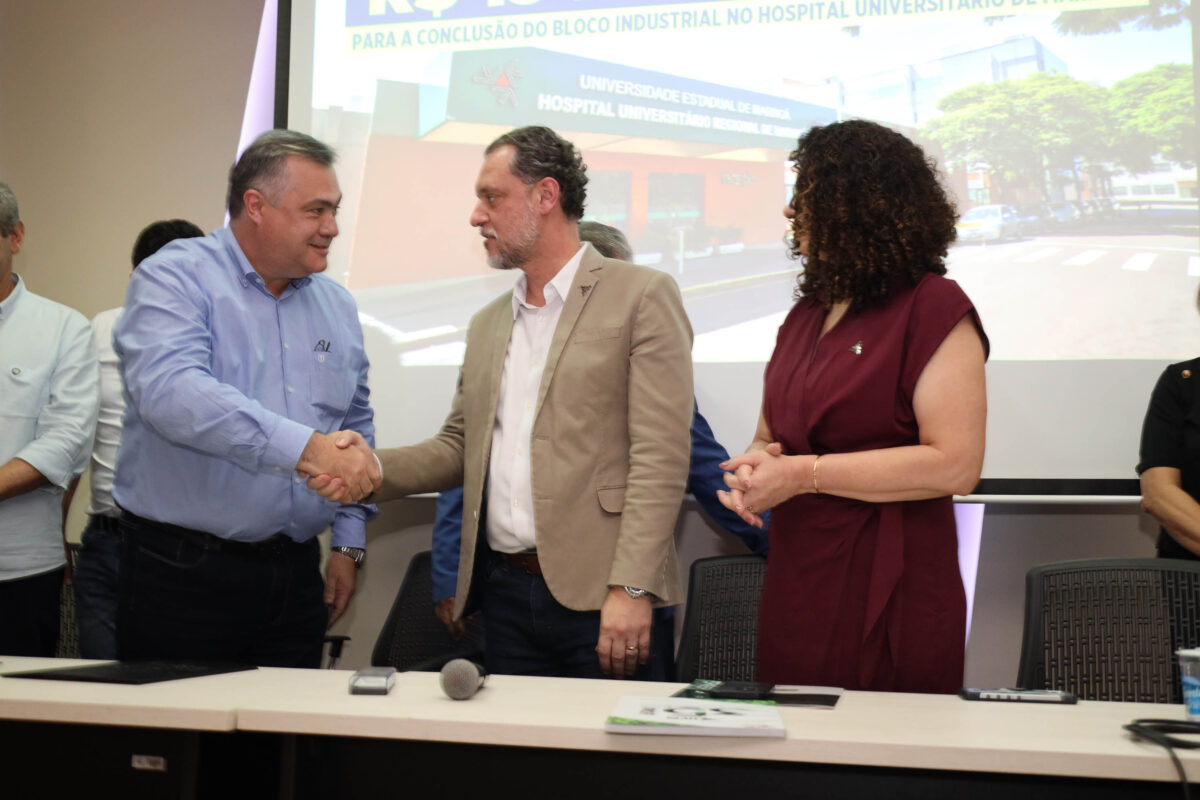 Com R$ 19 milhões do Estado, obras do Bloco Industrial do HU de Maringá serão concluídas 24 Com R$ 19 milhões do Estado, obras do Bloco Industrial do HU de Maringá serão concluídas