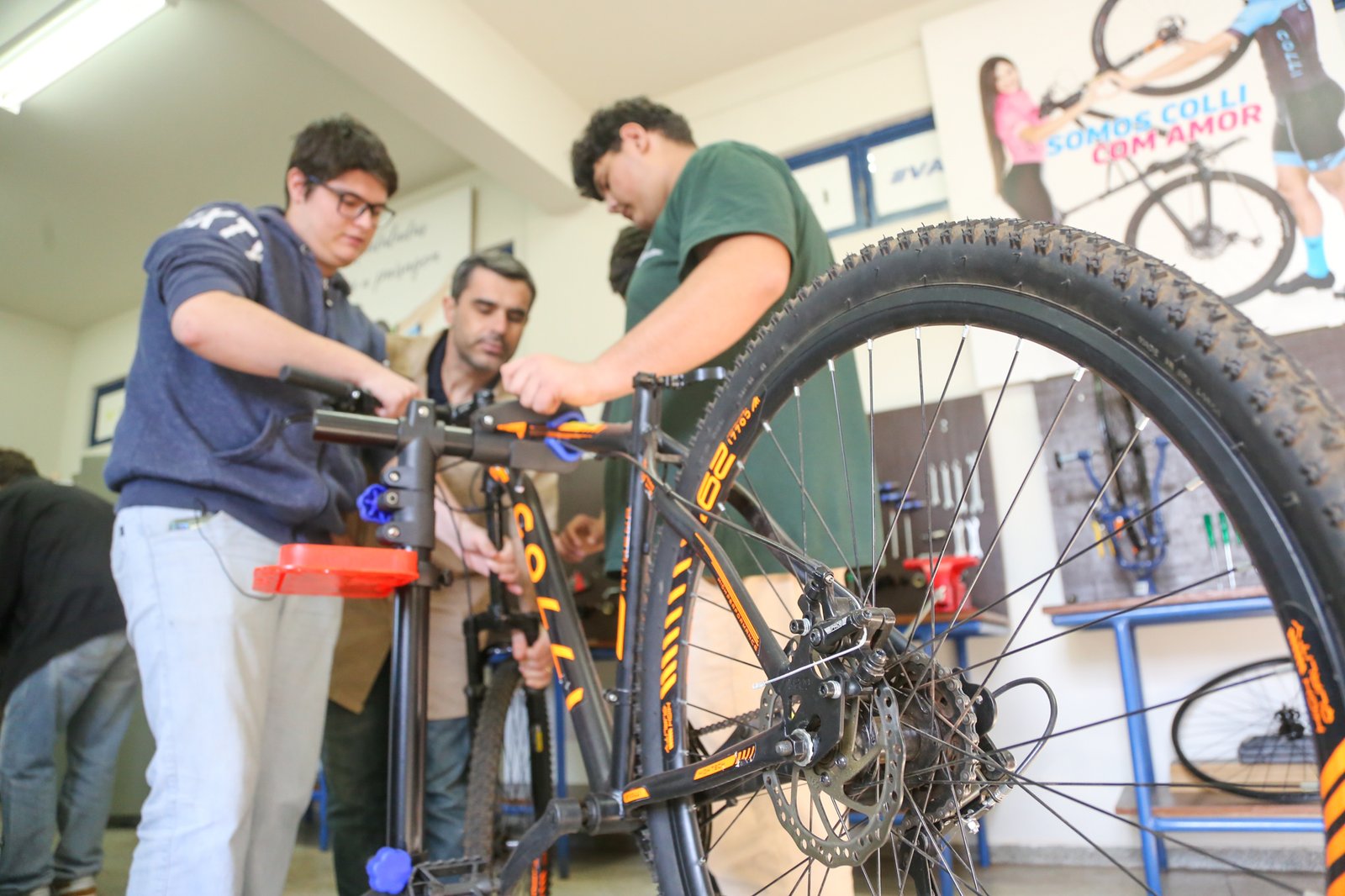 A iniciativa, em parceria com o Senai, ofertará cinco cursos técnicos profissionalizantes em manutenção de equipamentos (Crédito: Arquivo / PMM)