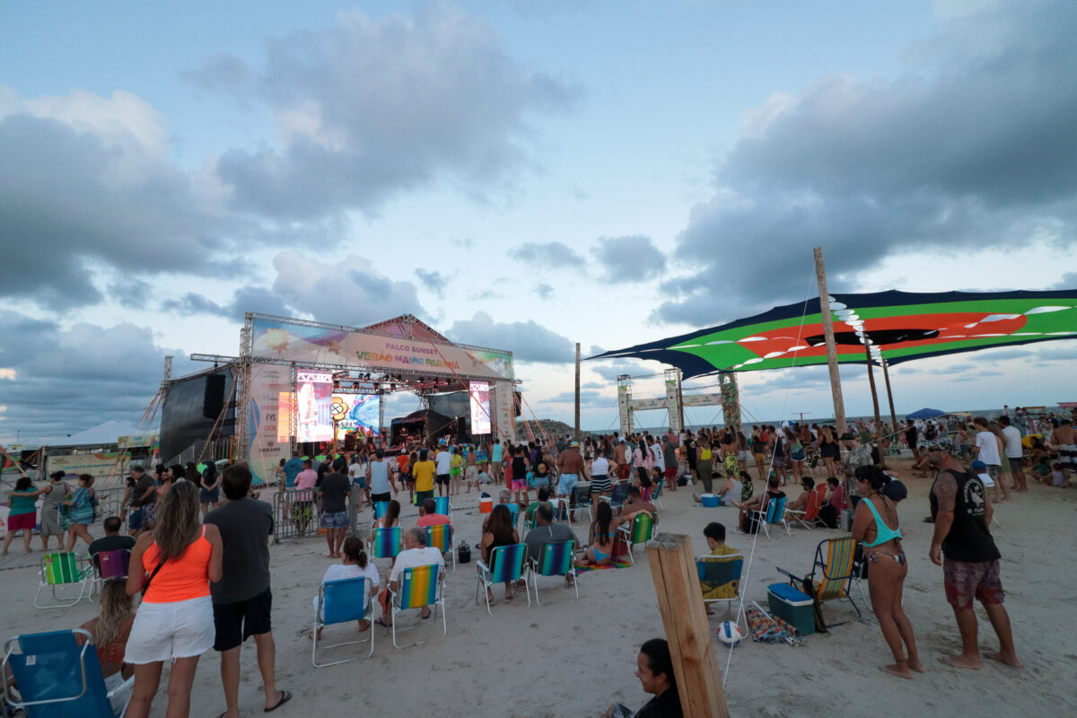 Praia, reggae e pôr do sol: Namastê encanta público no Verão Maior Paraná 13 Praia, reggae e pôr do sol: Namastê encanta público no Verão Maior Paraná