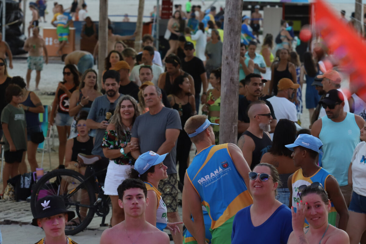Praia, reggae e pôr do sol: Namastê encanta público no Verão Maior Paraná 3 Praia, reggae e pôr do sol: Namastê encanta público no Verão Maior Paraná