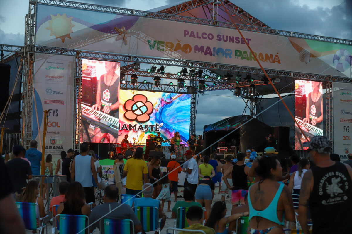 Praia, reggae e pôr do sol: Namastê encanta público no Verão Maior Paraná 7 Praia, reggae e pôr do sol: Namastê encanta público no Verão Maior Paraná