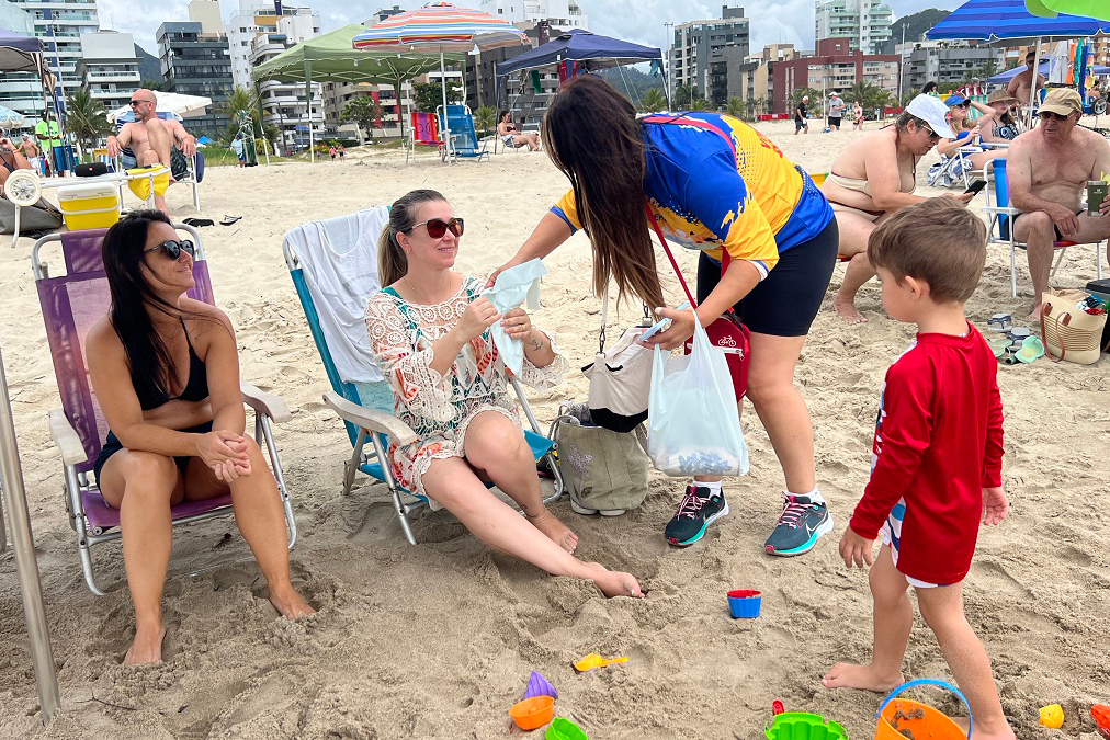 Nova infraestrutura das praias paranaenses impressiona turistas estrangeiros 12 Litoral do Paraná