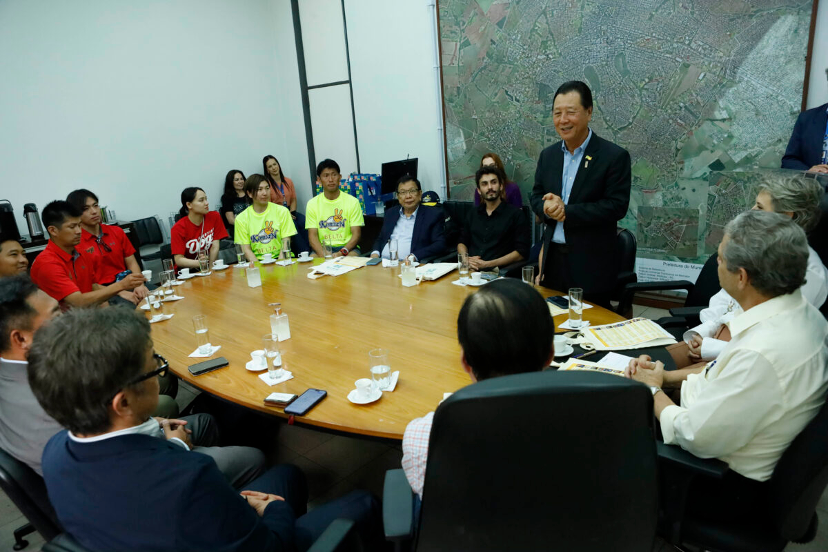 Time de beisebol do Japão visita a Prefeitura de Maringá 2 Time de beisebol do Japão visita a Prefeitura de Maringá