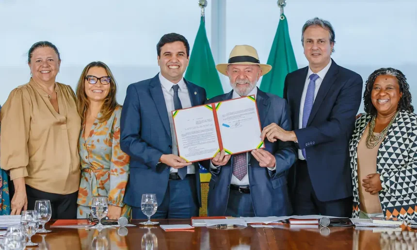 lei que restringe uso de celular em escolas vai entrar em vigor neste ano letivo