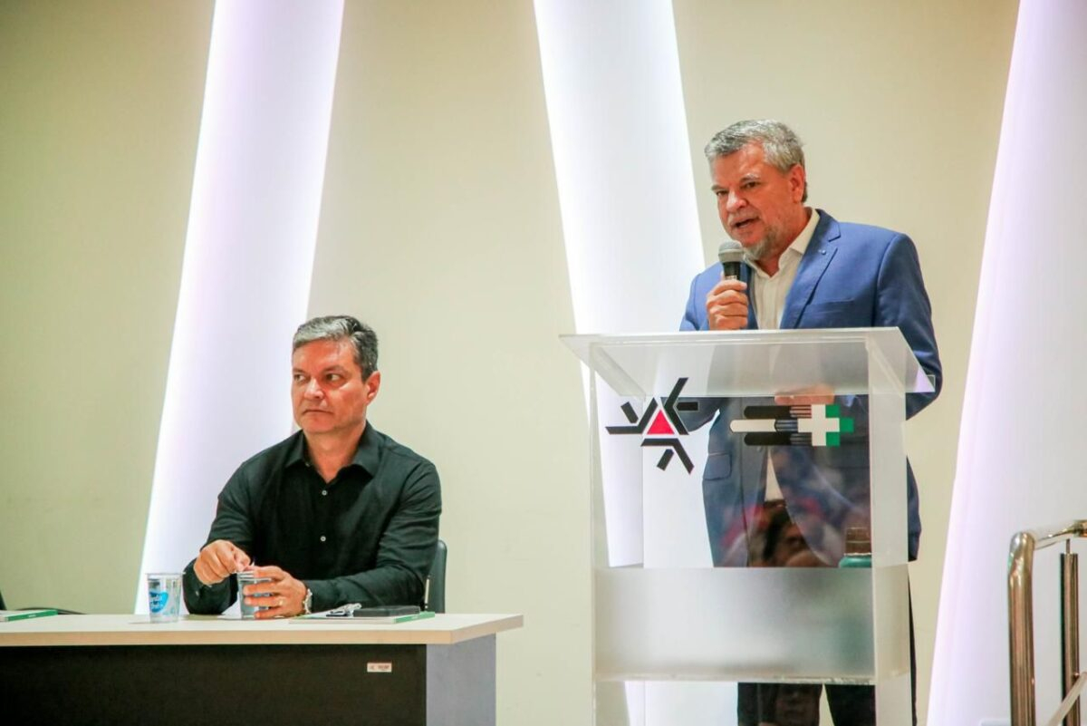 Com R$ 19 milhões do Estado, obras do Bloco Industrial do HU de Maringá serão concluídas 31 Maringá: Deputado Jacovós participa do repasse de R$ 19 milhões para conclusão de obras no HU/UEM