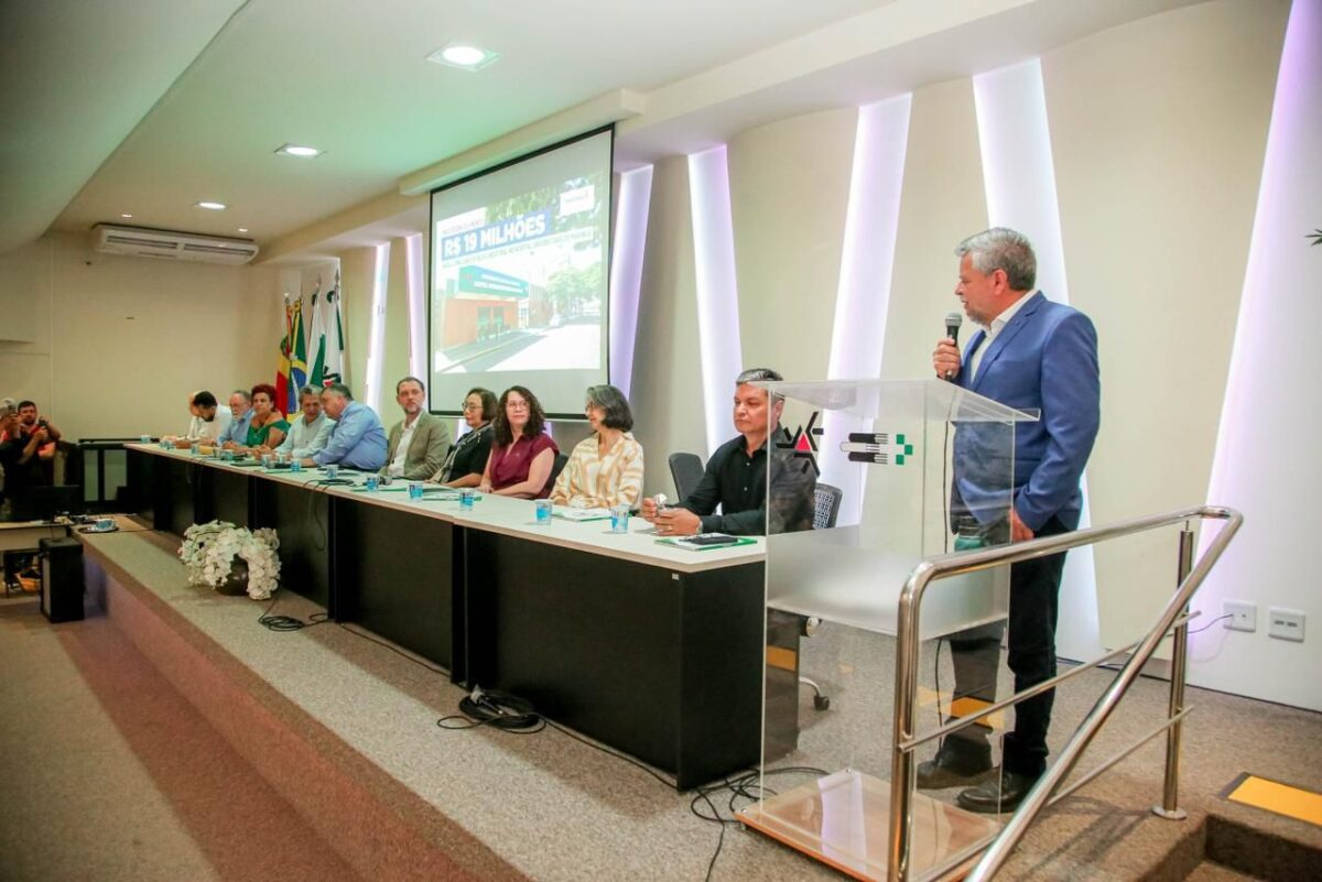 Com R$ 19 milhões do Estado, obras do Bloco Industrial do HU de Maringá serão concluídas 30 Com R$ 19 milhões do Estado, obras do Bloco Industrial do HU de Maringá serão concluídas