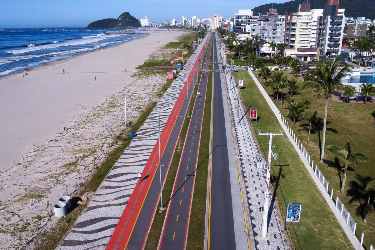 Nova infraestrutura das praias paranaenses impressiona turistas estrangeiros 7 Litoral do Paraná