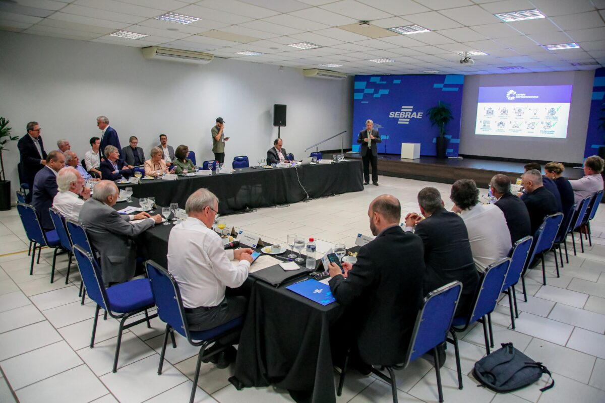 Projetos para o desenvolvimento de Maringá são apresentados ao Conselho Deliberativo Estadual do Sebrae 4 Projetos para o desenvolvimento de Maringá são apresentados ao Conselho Deliberativo Estadual do Sebrae