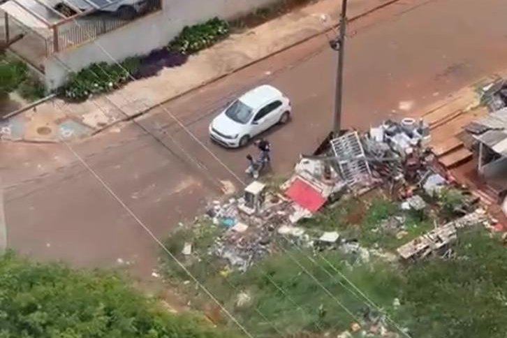 Policiais prendem ladrões de carro com auxílio de helicóptero da PM