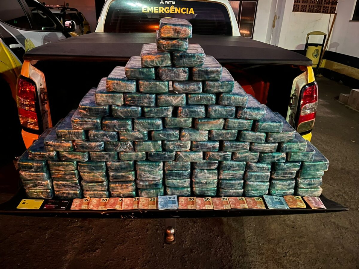 Polícia Rodoviária e Polícia Federal de Maringá apreendem 104 quilos de pasta base de cocaína em Cruzeiro do Oeste 3 Polícia Rodoviária e Polícia Federal de Maringá apreendem 104 quilos de pasta base de cocaína em Cruzeiro do Oeste