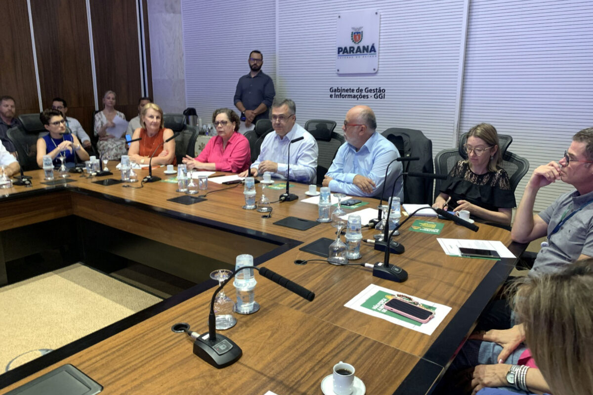 Comitê Intersetorial da dengue do Paraná terá apoio de corretores de imóveis 10 Comitê Intersetorial da dengue do Paraná terá apoio de corretores de imóveis