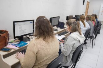 Os cursos gratuitos em modalidade EAD irão disponibilizar suporte presencial com professor mediador