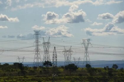 Energia elétrica residencial recua 14,21% e exerce o impacto negativo (-0,55 p.p.) mais intenso sobre a inflação de janeiro