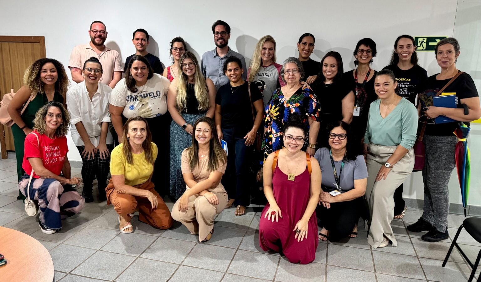 A reunião preparatória contou com a presença de integrantes das bibliotecas do município, clubes de leitura, produtores literários e da Academia de Letras de Maringá
