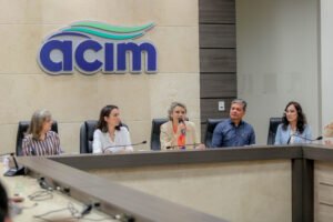 Sandra Jacovós apresentou projetos da gestão que estão em andamento e que visam melhorar a qualidade de vida dos maringaenses (Crédito: Rafael Macri/ PMM)