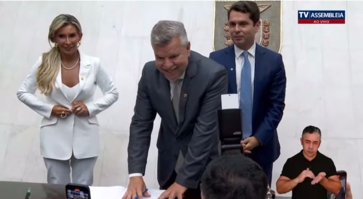 Delegado Jacovós toma posse como 2º vice-presidente na Alep