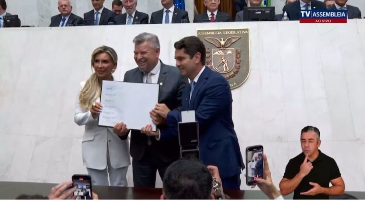 Delegado Jacovós toma posse como 2º vice-presidente na Alep