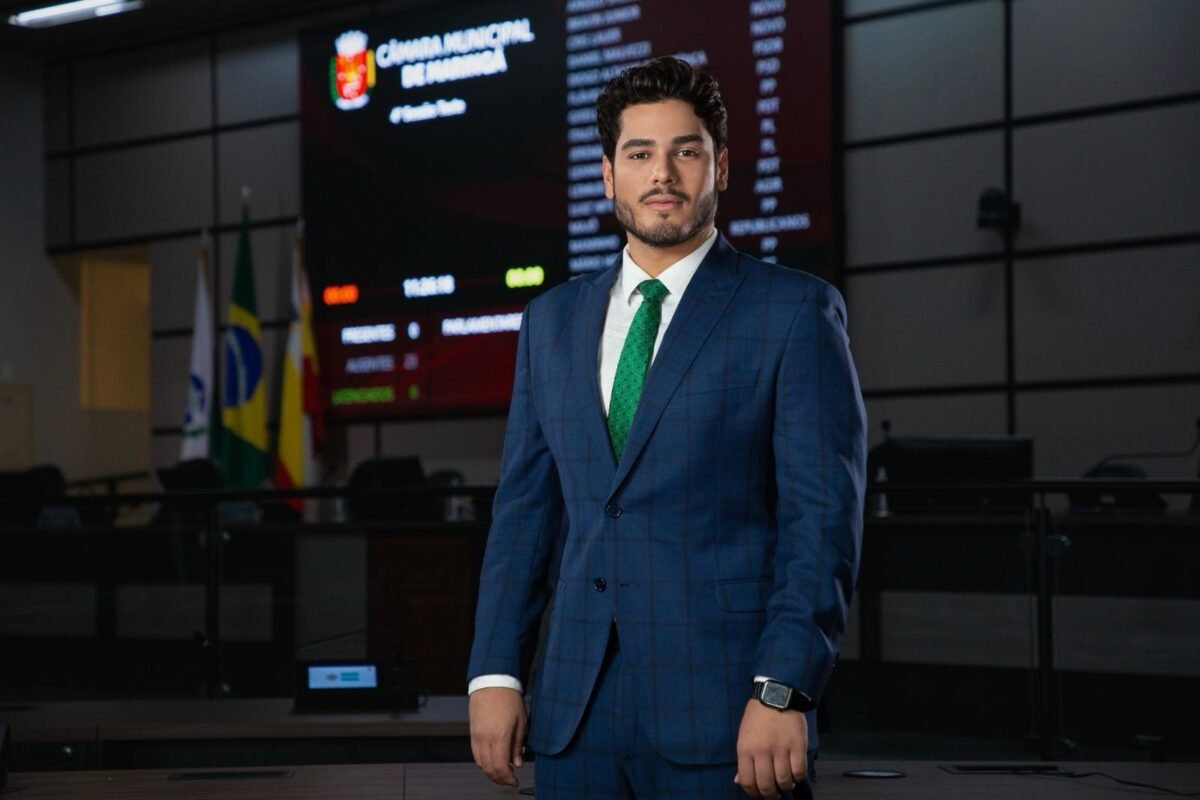 Luiz Neto pede vistas e trava as contas do ex-prefeito Ulisses Maia na Câmara