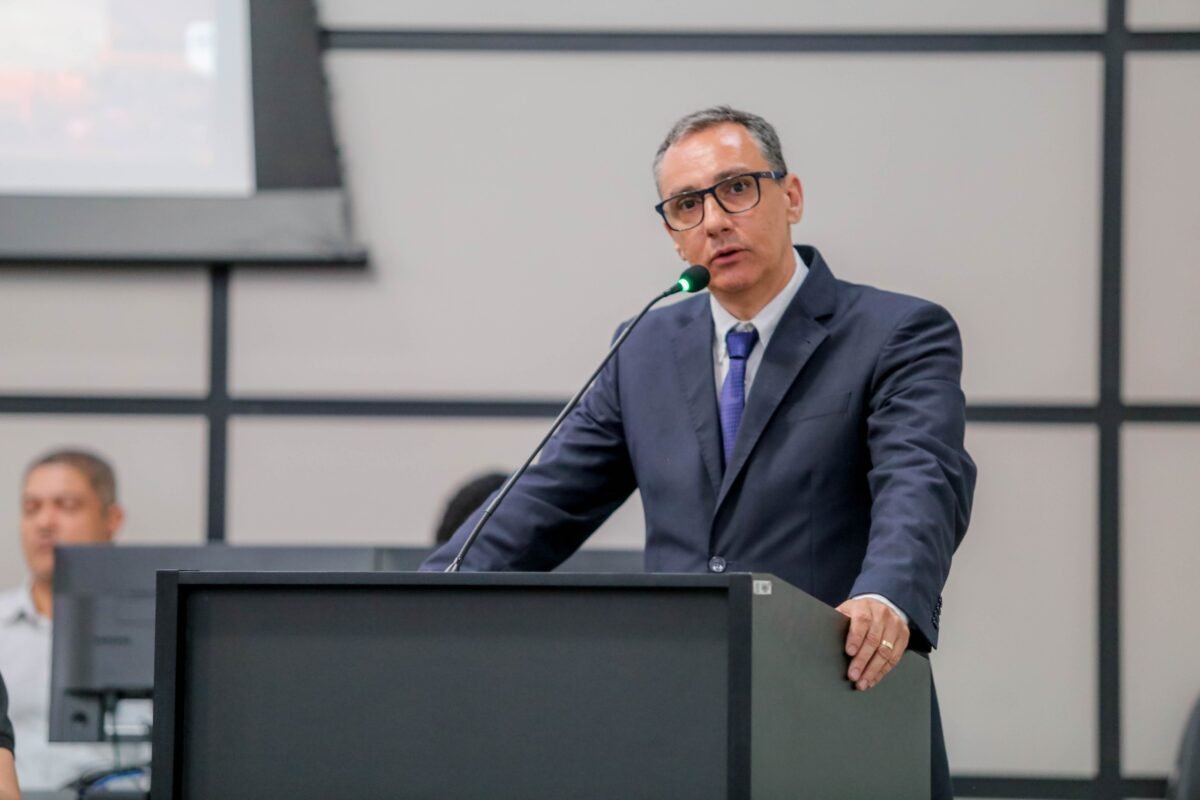 A apresentação foi realizada pelo diretor de Contabilidade, Adriano Correia da Silva (Crédito: Rafael Macri / PMM)