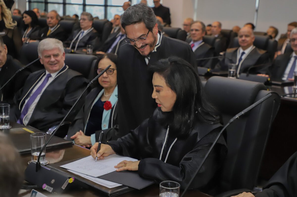 Governador participa da posse da primeira mulher a presidir o TJPR