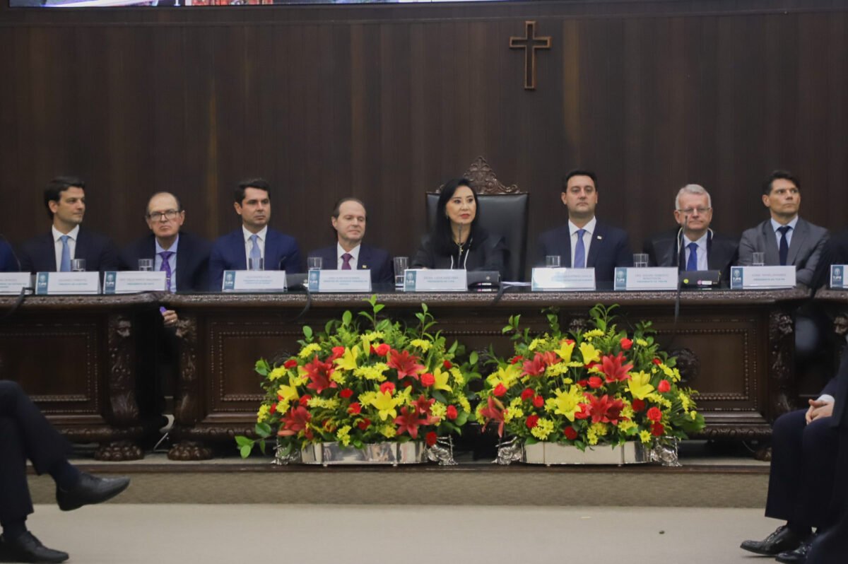 Governador participa da posse da primeira mulher a presidir o TJPR