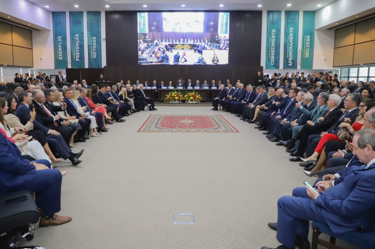Governador participa da posse da primeira mulher a presidir o TJPR