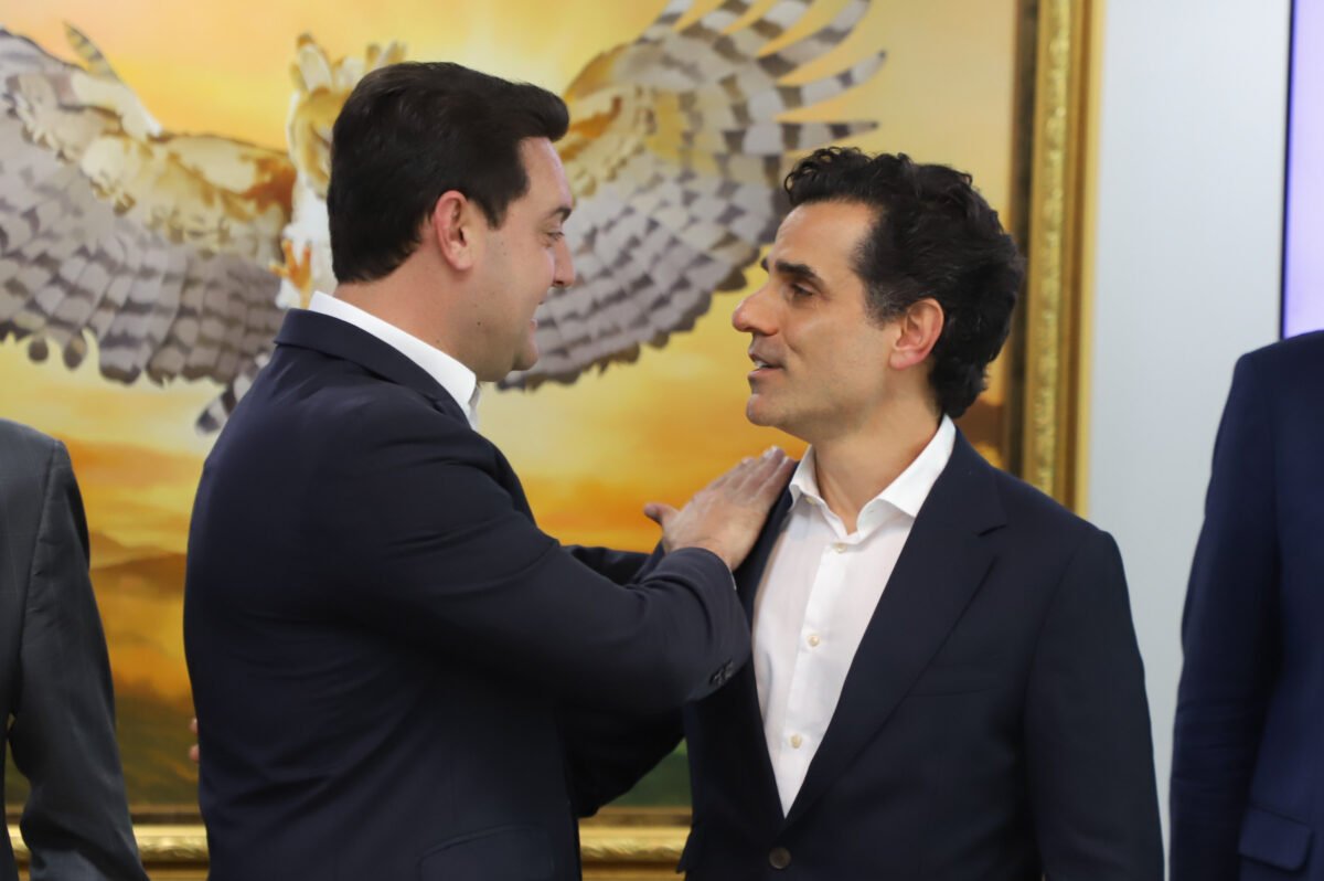 Governador recebe presidente da Vivo e discute ampliação de conectividade no Paraná