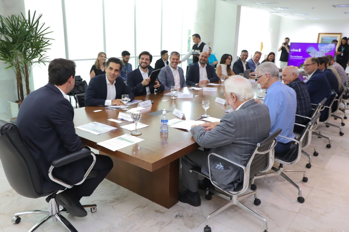 Governador recebe presidente da Vivo e discute ampliação de conectividade no Paraná