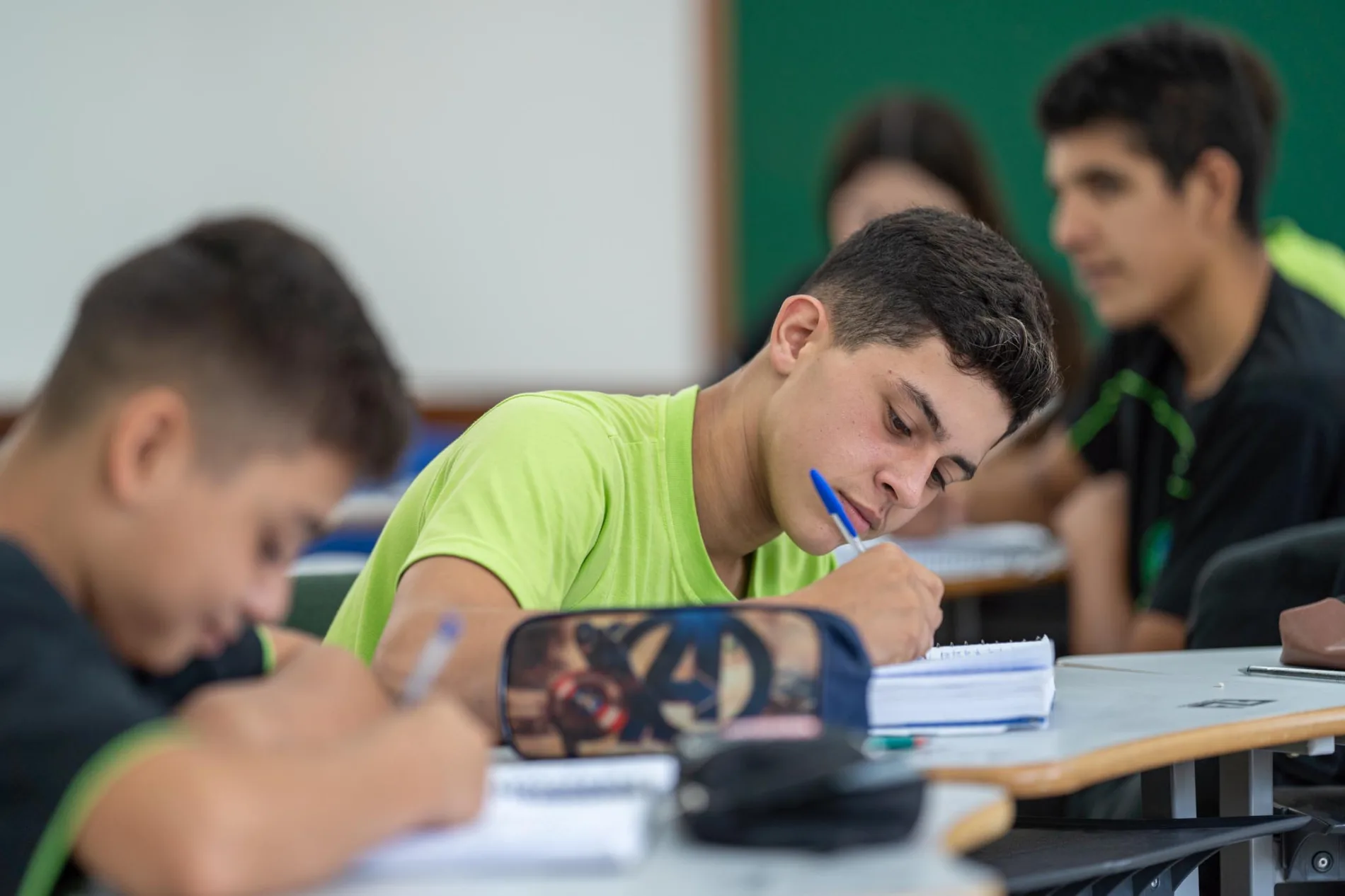Alunos do Paraná têm maior tempo de estudo do País e instrução da população dobra, aponta Censo