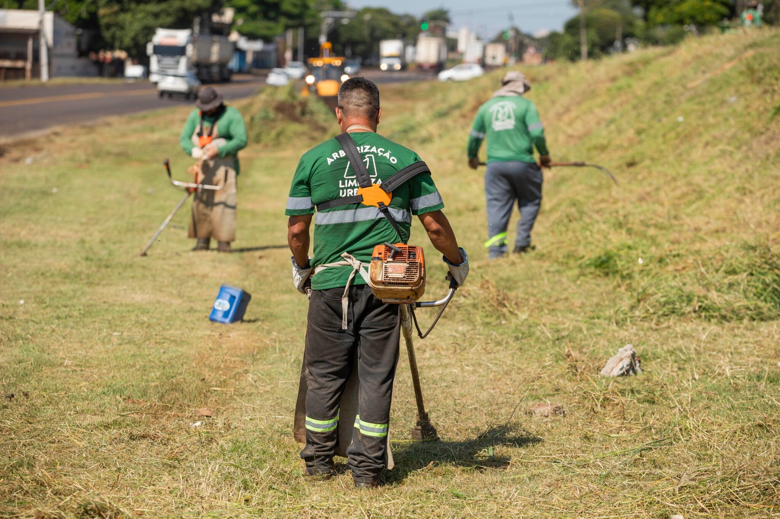 Maringá: Serviços de Infraestrutura e Limpeza Urbana em Ação