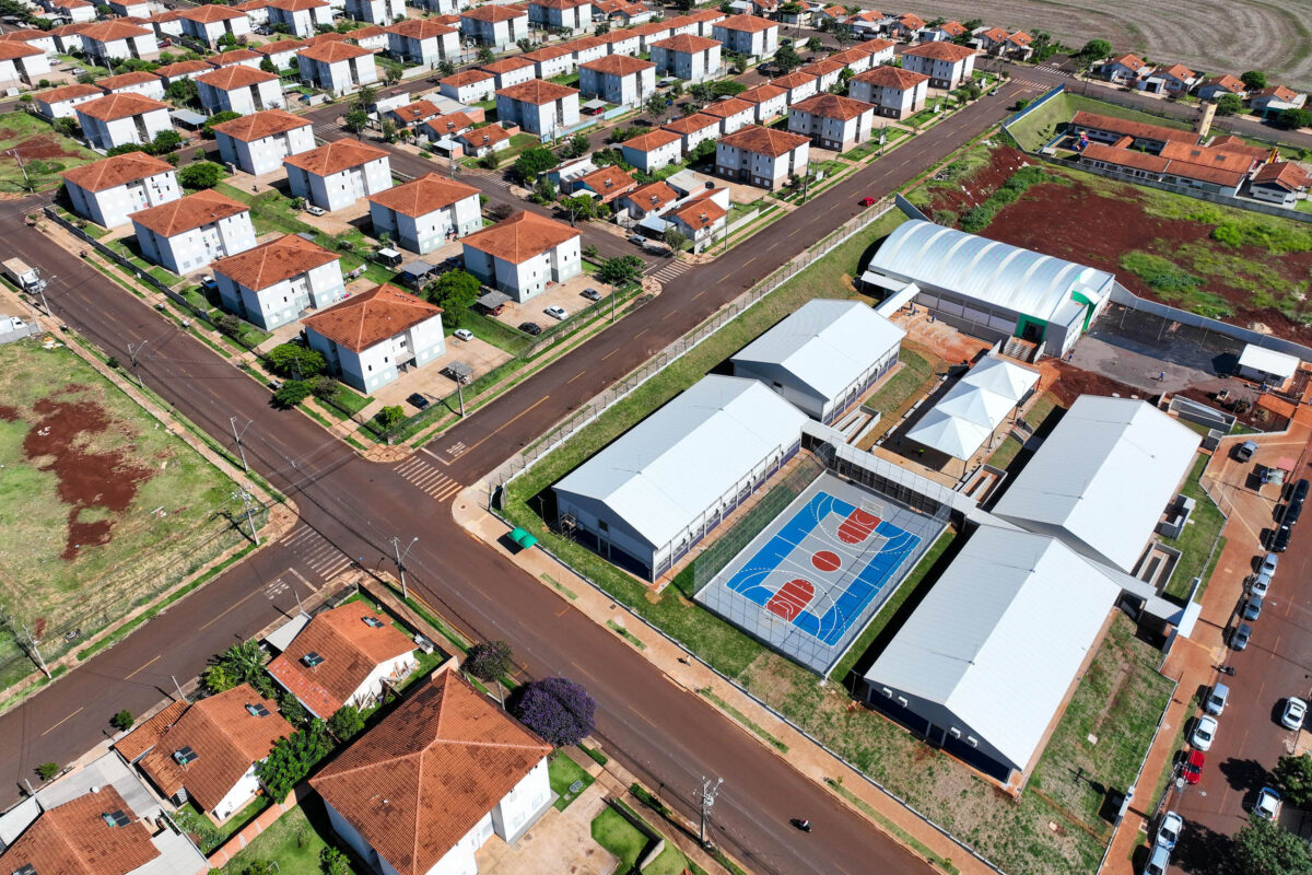 Estado inaugura escola para 3 mil alunos; investimento de R$ 13,5 milhões