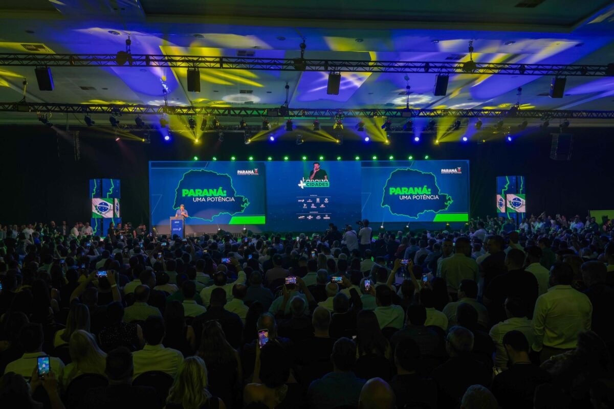 Ratinho Junior apresenta panorama do Estado a prefeitos no Paraná Mais Cidades