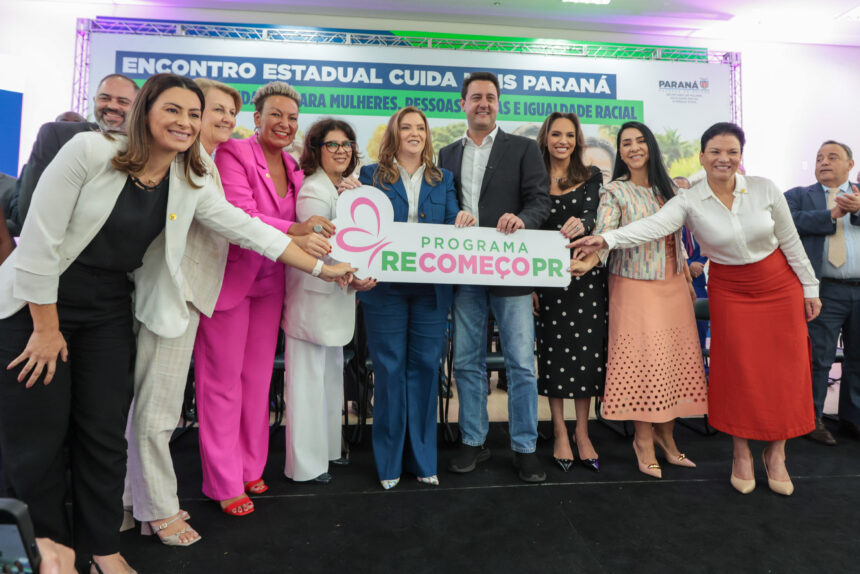 Ratinho Junior sanciona programa Recomeço e mulheres vítimas de violência receberão auxílio do Estado