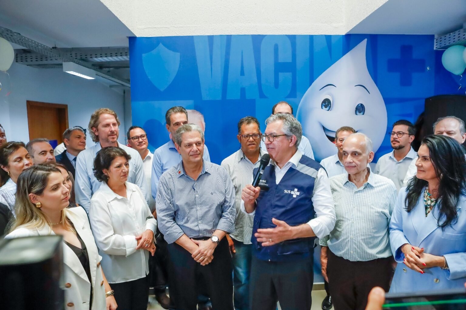 Ministro da Saúde visita a nova Sala de Vacina e anuncia Maringá como cidade-piloto do ‘Programa Mais Acesso a Especialistas’