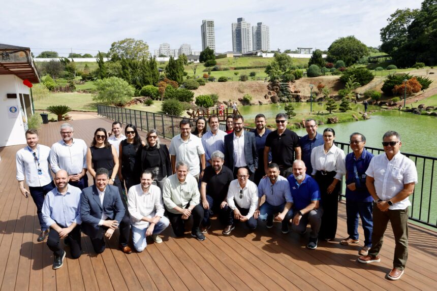 Comitiva de prefeitos de Minas Gerais visita Maringá