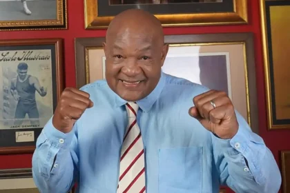 Lenda do boxe, campeão olímpico George Foreman morre aos 76 anos
