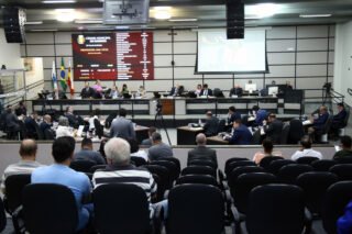 Vereadores aprovam reajuste salarial dos servidores públicos da Câmara e da Prefeitura de Maringá