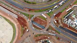 Obras no trevo do Catuaí (Crédito: Arquivo/PMM)