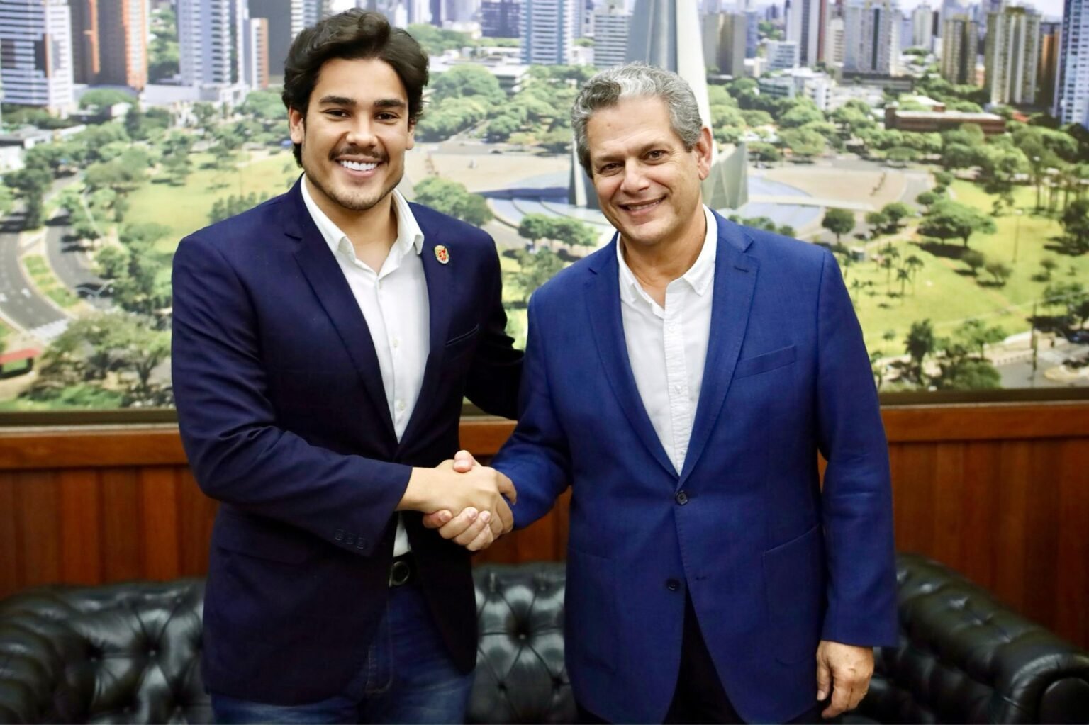 Vereador Luiz Neto e o prefeito Silvio Barros