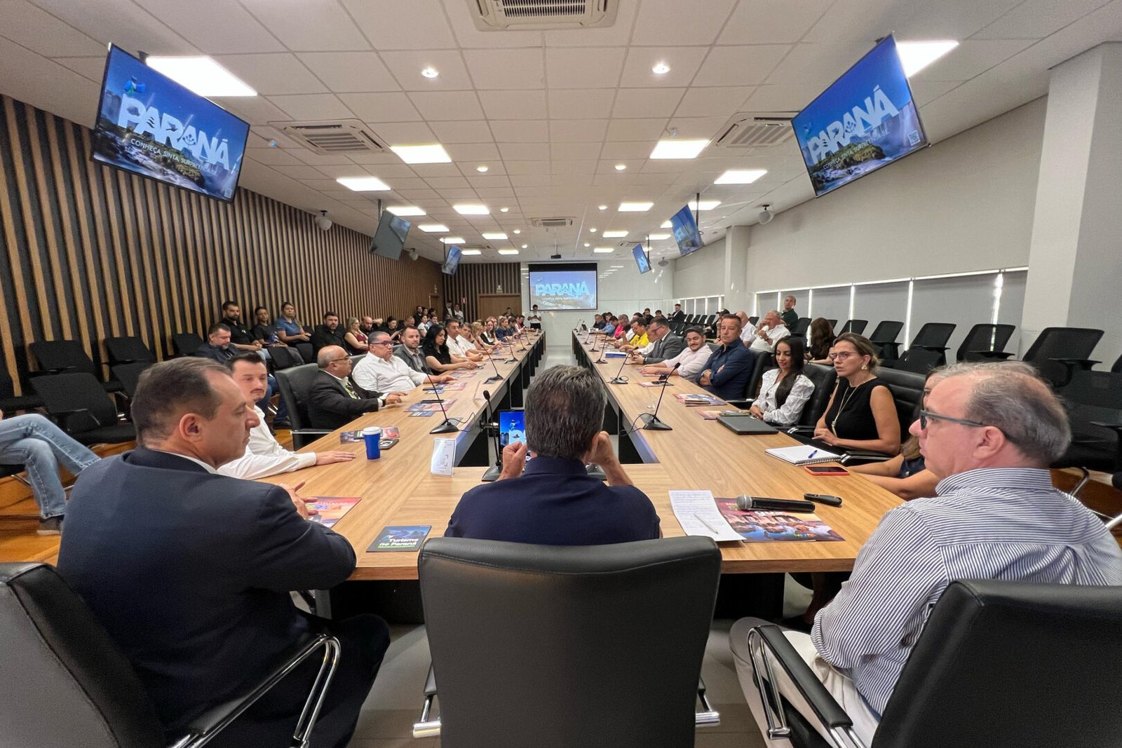 Estado mostra resultados, ações e conquistas do turismo a empresários de Foz do Iguaçu