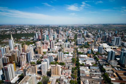 A Prefeitura de Maringá orienta que os contribuintes efetuem o pagamento ou parcelamento dos débitos até o dia 18 de maio. (Crédito: Thiago Louzada / PMM)