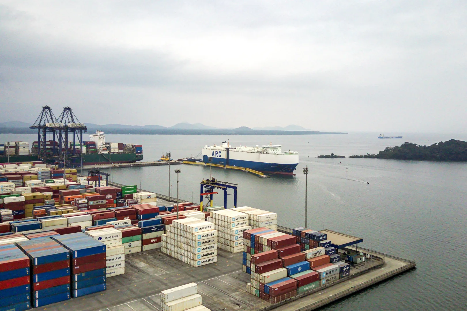 Novo calado do Porto de Paranaguá amplia capacidade de movimentação de contêineres