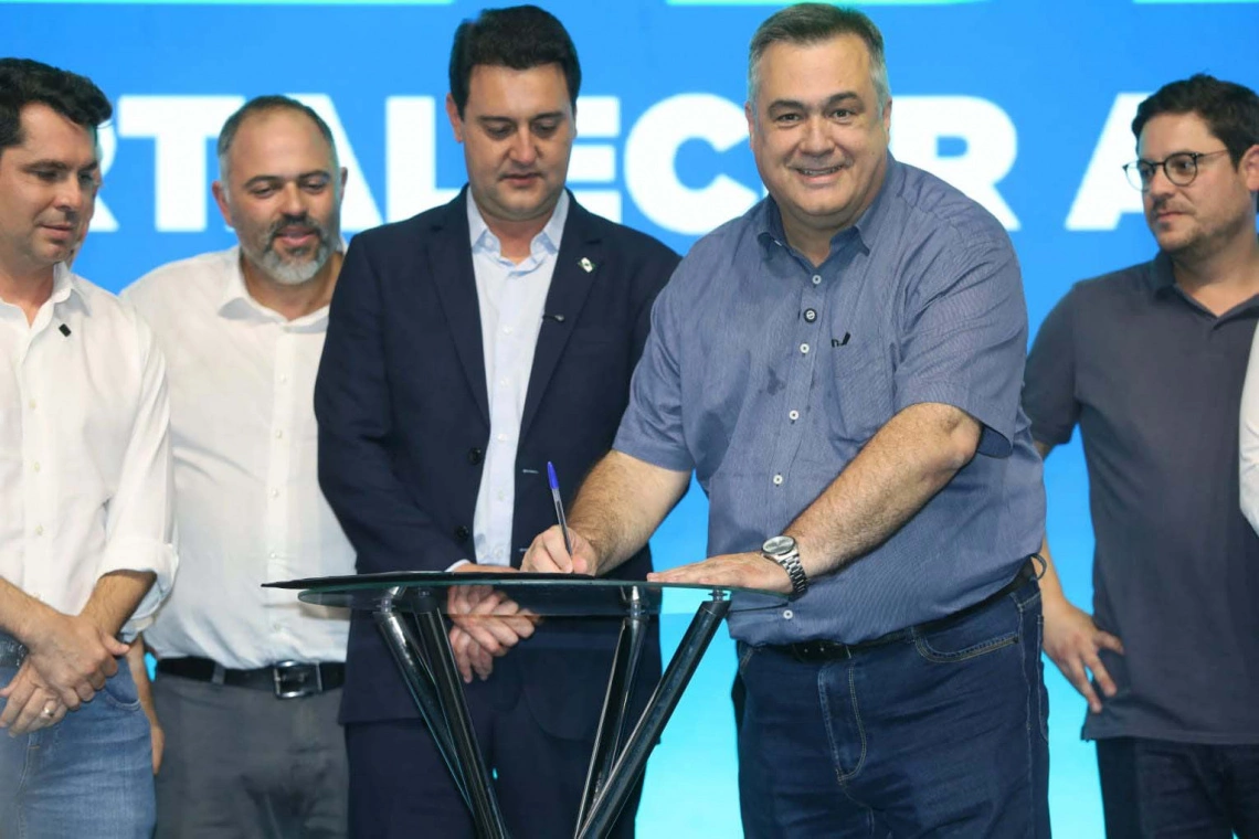 Ratinho Junior anuncia R$ 1,2 bilhão, maior investimento da história da saúde do Paraná