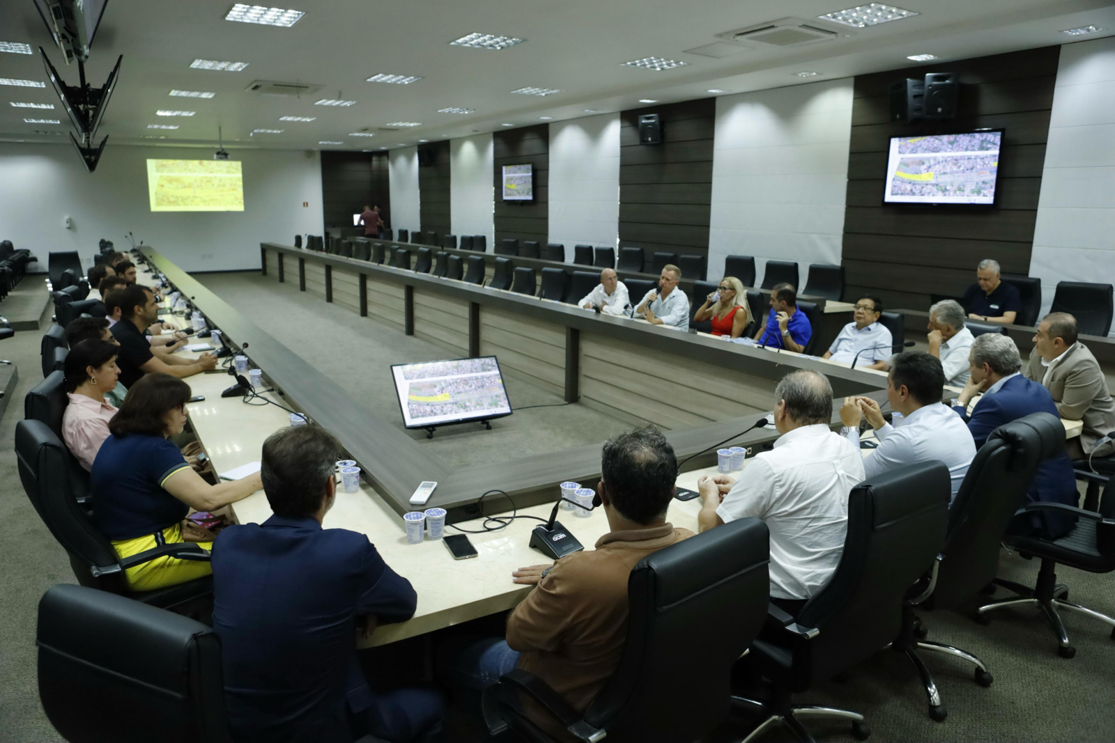 Prefeituras de Maringá e Sarandi se reúnem para discussão do projeto de rebaixamento da linha férrea