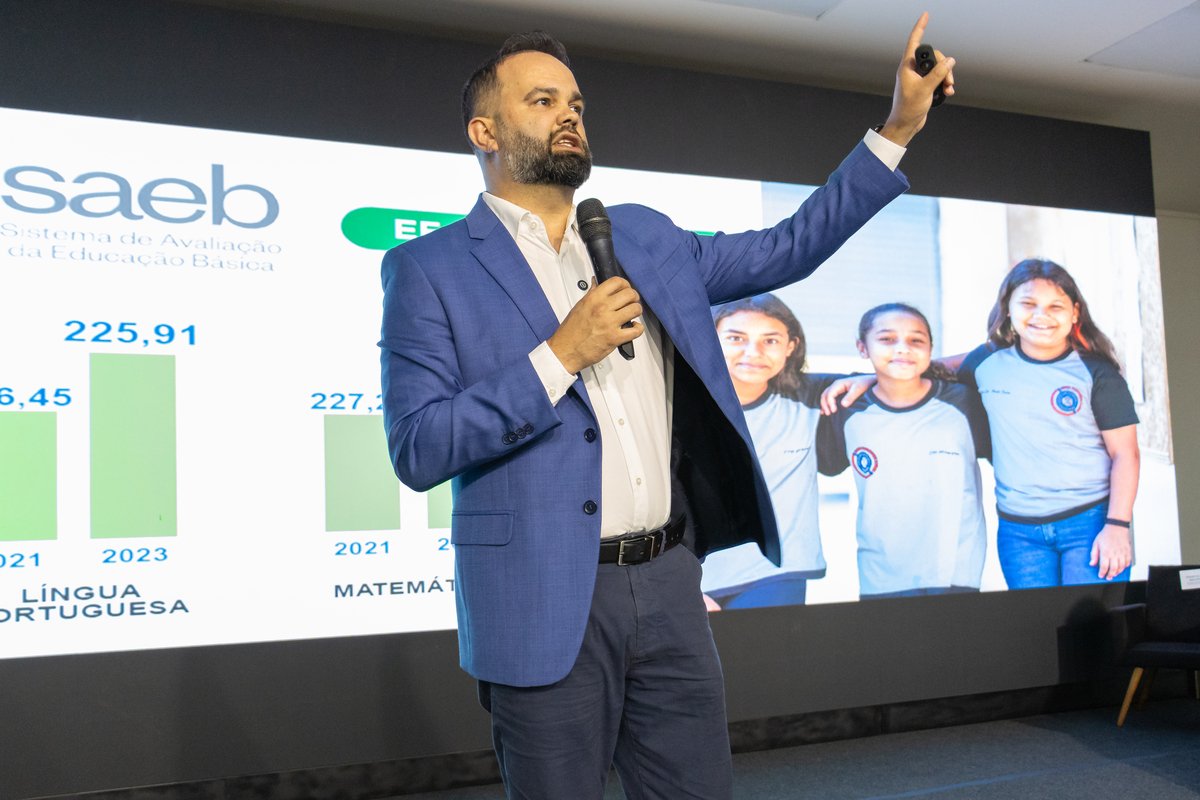 Paraná premiará as 300 escolas municipais com os melhores índices de alfabetização