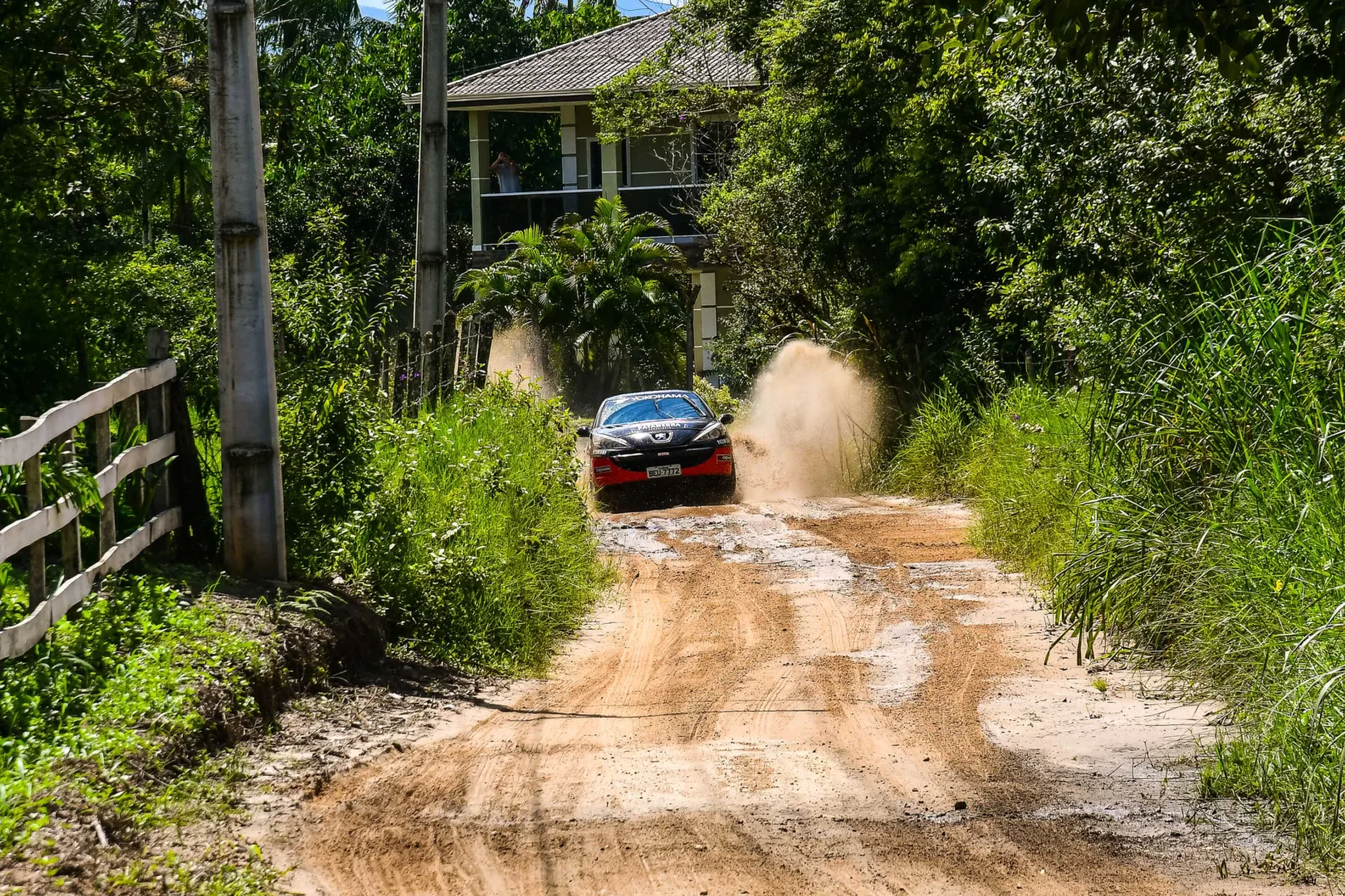 Rally Transparaná: competidores vencem fase mais longa e largam para última etapa