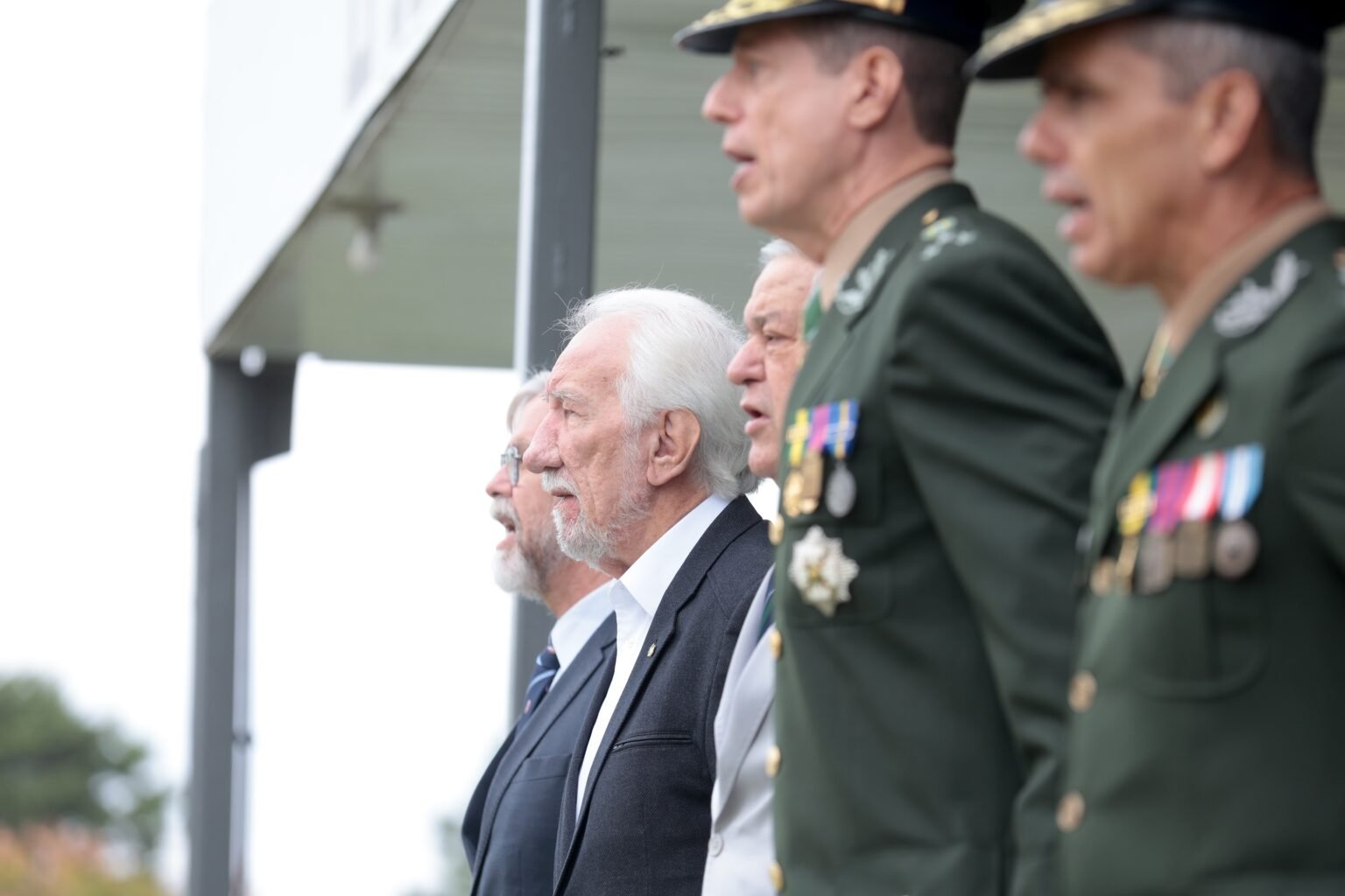 Governador em exercício participa das celebrações do Dia do Exército Brasileiro